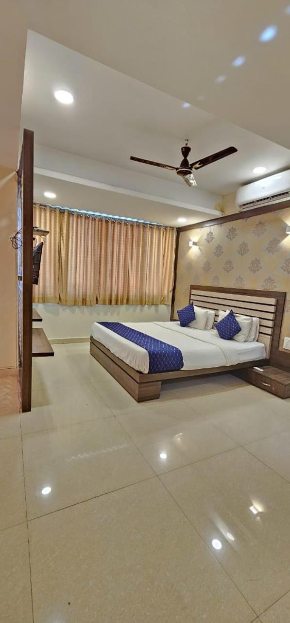 Stayguru Hotel Atithi Bhuj Exterior photo