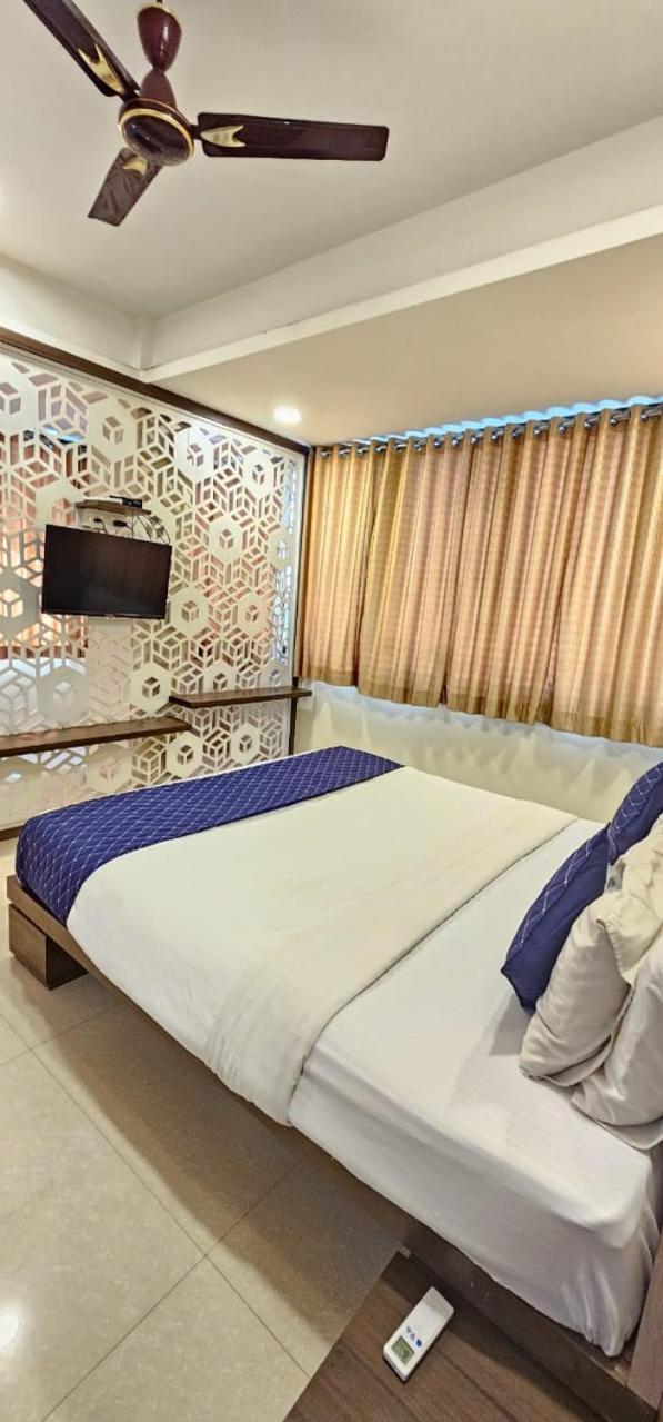Stayguru Hotel Atithi Bhuj Exterior photo