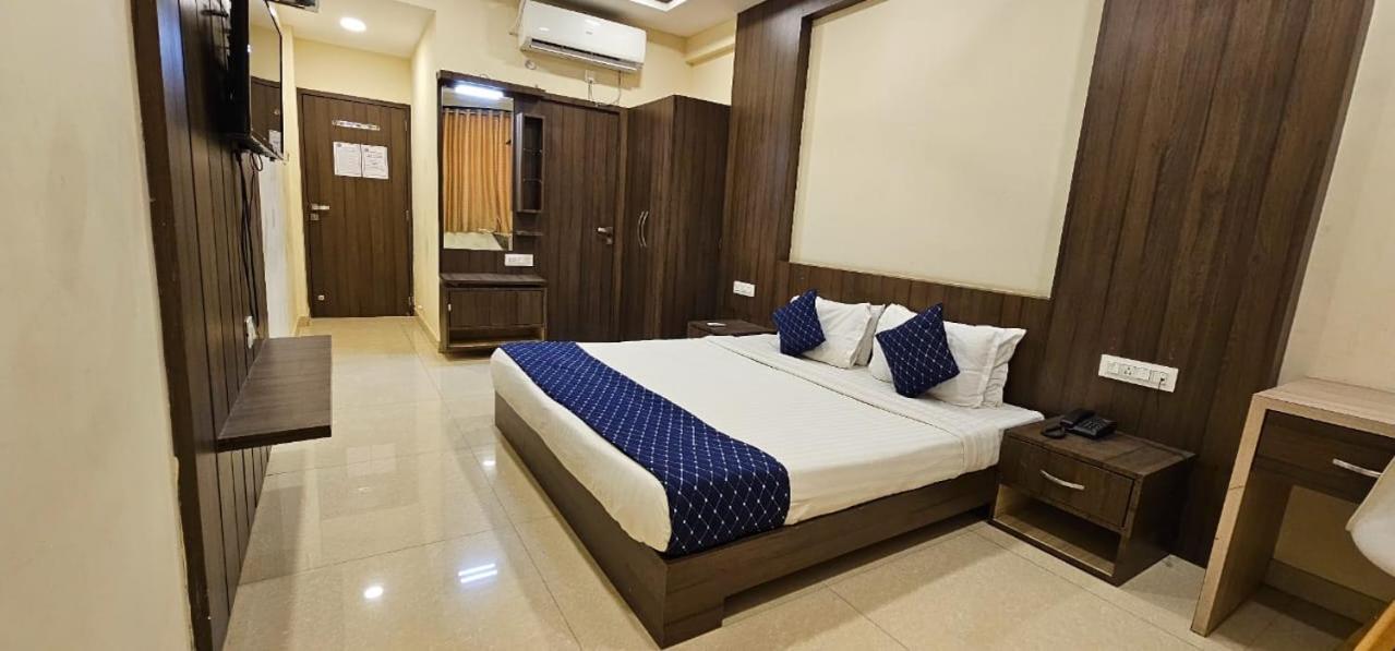 Stayguru Hotel Atithi Bhuj Exterior photo